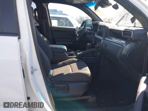 2024 Toyota Tacoma TRD Off Road с VIN 3TMLB5JN5RM057125, выставлен на аукционе IAAI как лот 43274488 с пробегом 22 542 миль миль и . История ставок и продаж доступна на DreamBid. Изображение 5.