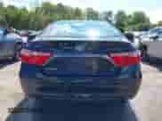 2017 Toyota Camry XLE с VIN 4T1BF1FK0HU700980, выставлен на аукционе IAAI как лот 43327320 с пробегом 121 998 миль миль и . История ставок и продаж доступна на DreamBid. Изображение 16.