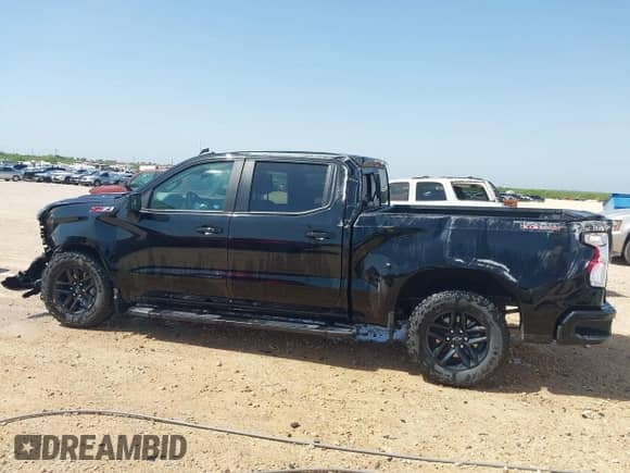 2024 Chevrolet Silverado 1500 LT Trail Boss z VIN 3GCUDFED1RG287720, wystawiony jako IAAI lot #42082209 z przebiegiem 23 011 mil mil oraz . Historia ofert i sprzedaży dostępna na DreamBid. Obrazek 6.