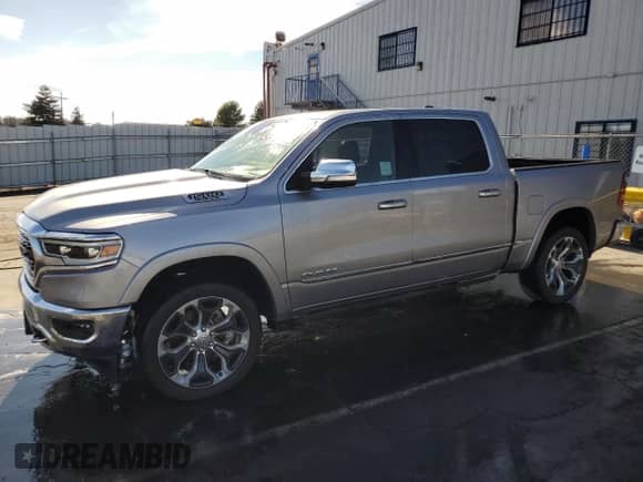 2022 Ram 1500 Limited z VIN 1C6SRFHT3NN209430, wystawiony jako Copart lot #71278135 z przebiegiem 30 062 mil mil oraz Czysty tytuł • Clean title. Historia ofert i sprzedaży dostępna na DreamBid. Obrazek 1.