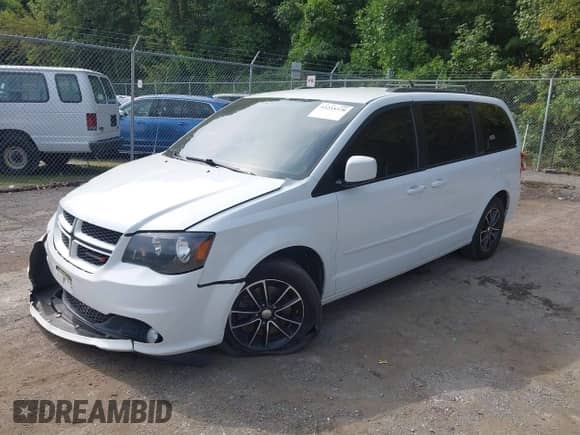 2017 Dodge Grand Caravan GT z VIN 2C4RDGEG9HR860636, wystawiony jako IAAI lot #43235378 z przebiegiem 135 155 mil mil oraz . Historia ofert i sprzedaży dostępna na DreamBid. Obrazek 17.