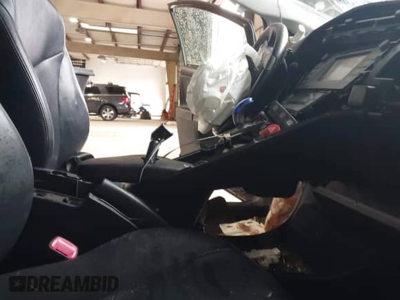 2013 Toyota Prius One z VIN JTDKN3DU9D5584318, wystawiony jako IAAI lot #42246950 z przebiegiem Nie podano mil oraz . Historia ofert i sprzedaży dostępna na DreamBid. Obrazek 5.