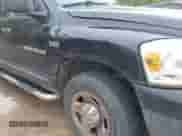 2007 Dodge 1500 SLT z VIN 3D7KR19D77G842727, wystawiony jako IAAI lot #41909108 z przebiegiem 202 619 mil mil oraz . Historia ofert i sprzedaży dostępna na DreamBid. Obrazek 6.