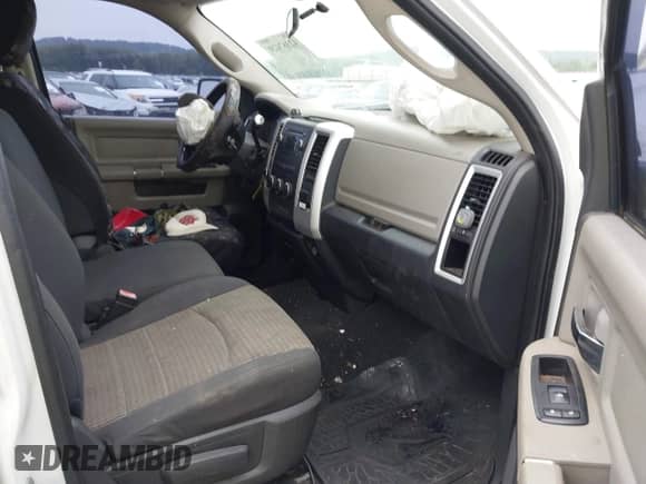 2011 Ram 1500 SLT z VIN 1D7RV1GT0BS689985, wystawiony jako IAAI lot #42367429 z przebiegiem 267 133 mil mil oraz . Historia ofert i sprzedaży dostępna na DreamBid. Obrazek 5.