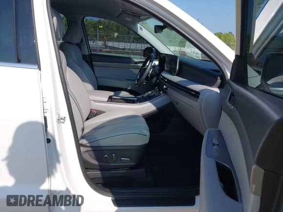 2023 Hyundai Palisade SEL z VIN KM8R24GE0PU553644, wystawiony jako IAAI lot #42659056 z przebiegiem 55 596 mil mil oraz . Historia ofert i sprzedaży dostępna na DreamBid. Obrazek 5.