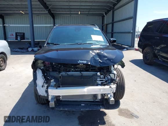2025 Jeep Compass Limited with VIN 3C4NJDCN5ST501442, listed as a IAAI auction lot 42595950 with 667 mi miles and . Bid and sale history available at DreamBid. Image 13.