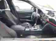 2014 BMW 3 Series 335i с VIN WBA3A9C57EF479332, выставлен на аукционе IAAI как лот 42425456 с пробегом 50 091 миль миль и . История ставок и продаж доступна на DreamBid. Изображение 5.