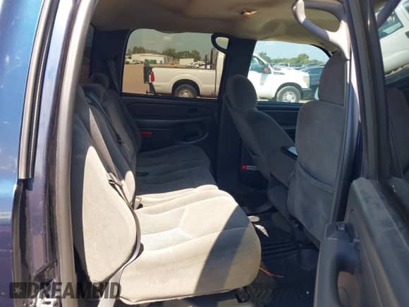 2006 Chevrolet Silverado 1500 LT1 z VIN 2GCEC13T861104368, wystawiony jako IAAI lot #43391074 z przebiegiem 264 407 mil mil oraz . Historia ofert i sprzedaży dostępna na DreamBid. Obrazek 8.