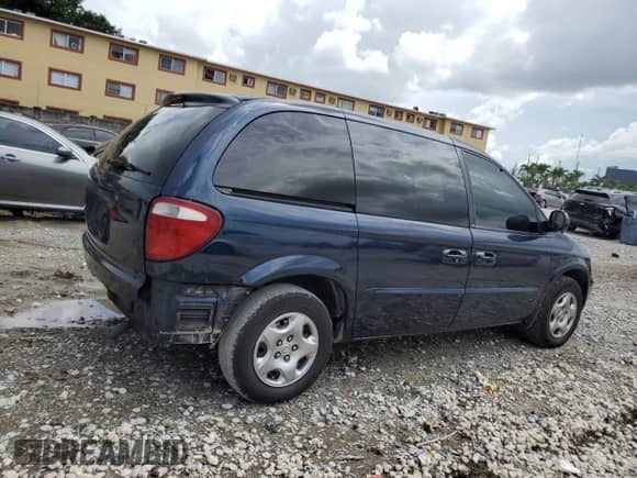 2002 Dodge Caravan SE with VIN 1B4GP25382B735077, listed as a Copart auction lot 65013315 with 165,771 mi miles and Salvage title. Bid and sale history available at DreamBid. Image 3.