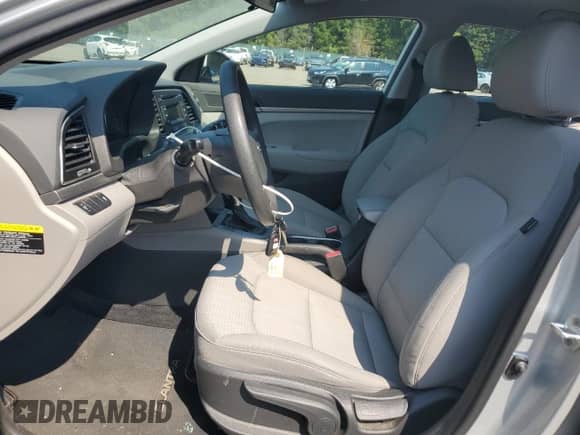 2018 Hyundai Elantra SE z VIN 5NPD74LF7JH214783, wystawiony jako Copart lot #70204745 z przebiegiem 32 366 mil mil oraz Szkoda całkowita • Salvage title. Historia ofert i sprzedaży dostępna na DreamBid. Obrazek 7.