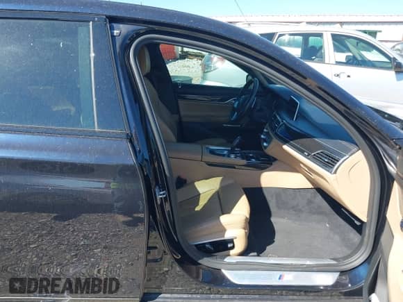 2016 BMW 7 Series 750i xDrive с VIN WBA7F2C54GG418267, выставлен на аукционе IAAI как лот 43465938 с пробегом 112 854 миль миль и . История ставок и продаж доступна на DreamBid. Изображение 5.