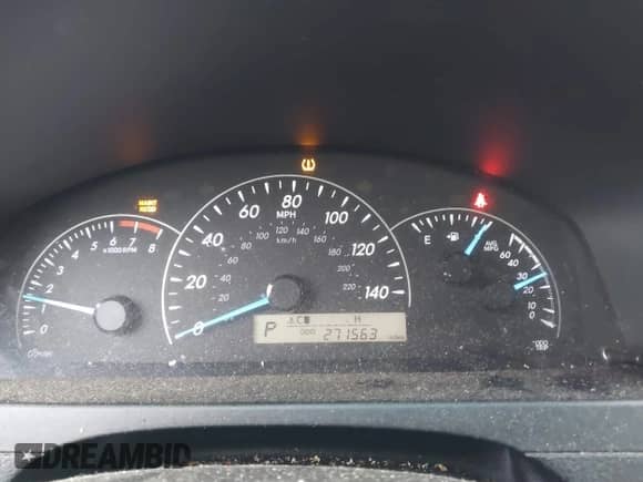 2014 Toyota Camry L with VIN 4T4BF1FK2ER440325, listed as a IAAI auction lot 41423301 with 271,563 mi miles and . Bid and sale history available at DreamBid. Image 7.