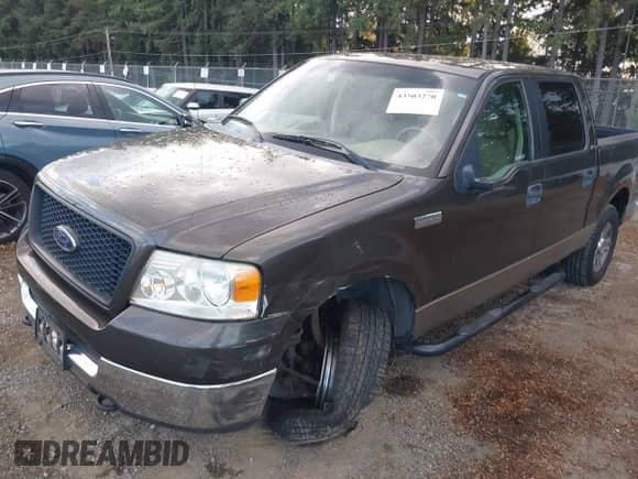 2005 Ford F-150 XLT z VIN 1FTPW14545FB16234, wystawiony jako IAAI lot #43503270 z przebiegiem 154 800 mil mil oraz . Historia ofert i sprzedaży dostępna na DreamBid. Obrazek 2.