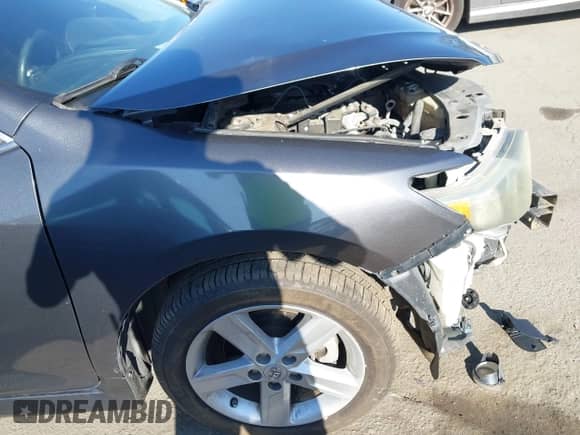 2013 Toyota Camry L with VIN 4T1BF1FK3DU664972, listed as a IAAI auction lot 43283606 with 209,014 mi miles and . Bid and sale history available at DreamBid. Image 6.