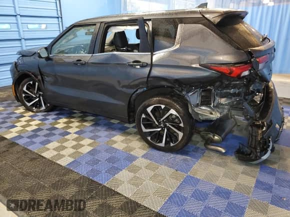 2024 Mitsubishi Outlander SE with VIN JA4J4VA88RZ077440, listed as a Copart auction lot 90495935 with 35,157 mi miles and Non repairable. Bid and sale history available at DreamBid. Image 2.