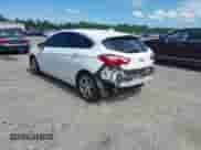 2017 Chevrolet Cruze Premier z VIN 3G1BF6SM8HS588110, wystawiony jako IAAI lot #42567710 z przebiegiem 116 173 mil mil oraz . Historia ofert i sprzedaży dostępna na DreamBid. Obrazek 3.