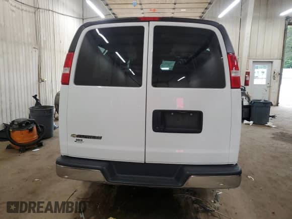 2019 Chevrolet Express Passenger LT с VIN 1GAZGPFG2K1264794, выставлен на аукционе Copart как лот 80085085 с пробегом 76 561 миль миль и Списание • Salvage title. История ставок и продаж доступна на DreamBid. Изображение 6.