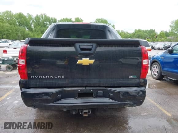 2010 Chevrolet Avalanche LT with VIN 3GNVKFE01AG243462, listed as a IAAI auction lot 42159245 with 217,210 mi miles and . Bid and sale history available at DreamBid. Image 16.