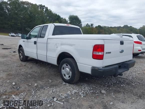 2008 Ford F-150 XL with VIN 1FTPX12V68KD28273, listed as a IAAI auction lot 43418945 with 198,663 mi miles and . Bid and sale history available at DreamBid. Image 3.