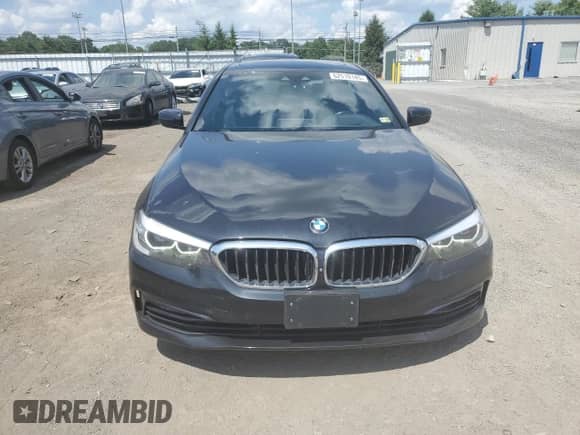 2017 BMW 5 Series 530i xDrive с VIN WBAJA7C30HG905452, выставлен на аукционе Copart как лот 62510145 с пробегом 110 936 миль миль и Списание • Salvage title. История ставок и продаж доступна на DreamBid. Изображение 5.
