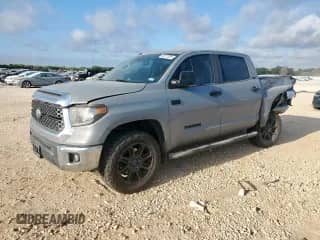 2019 Toyota Tundra SR5 z VIN 5TFDW5F16KX870245, wystawiony jako Copart lot #68212385 z przebiegiem Nie podano mil oraz Szkoda całkowita • Salvage title. Historia ofert i sprzedaży dostępna na DreamBid. Obrazek 1.