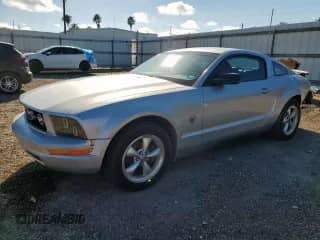 2009 Ford Mustang z VIN 1ZVHT80NX95101435, wystawiony jako Copart lot #81760715 z przebiegiem 178 020 mil mil oraz Szkoda całkowita • Salvage title. Historia ofert i sprzedaży dostępna na DreamBid. Obrazek 1.