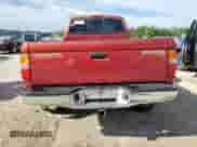 2002 Toyota Tacoma z VIN 5TEWM72NX2Z145081, wystawiony jako Copart lot #83818635 z przebiegiem Nie podano mil oraz Szkoda całkowita • Salvage title. Historia ofert i sprzedaży dostępna na DreamBid. Obrazek 6.