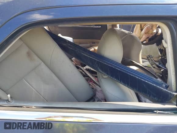 2005 Chrysler 300 Touring с VIN 2C3JA53G55H172135, выставлен на аукционе IAAI как лот 43250675 с пробегом 118 720 миль миль и . История ставок и продаж доступна на DreamBid. Изображение 8.