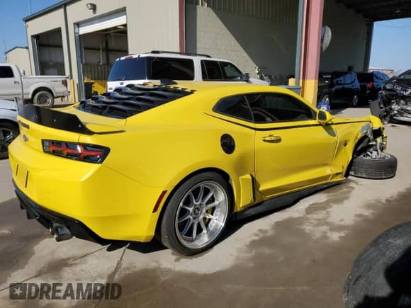 2017 Chevrolet Camaro 1SS z VIN 1G1FF1R73H0160330, wystawiony jako Copart lot #45424845 z przebiegiem 23 255 mil mil oraz Czysty tytuł • Clean title. Historia ofert i sprzedaży dostępna na DreamBid. Obrazek 3.