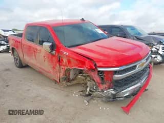 2025 Chevrolet Silverado 1500 LT with VIN 2GCUKDED6S1110105, listed as a IAAI auction lot 43263208 with 12,111 mi miles and . Bid and sale history available at DreamBid. Image 1.