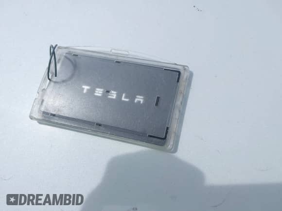 2022 Tesla Model Y Long Range z VIN 7SAYGDEE1NF385915, wystawiony jako IAAI lot #42458295 z przebiegiem 68 345 mil mil oraz . Historia ofert i sprzedaży dostępna na DreamBid. Obrazek 11.