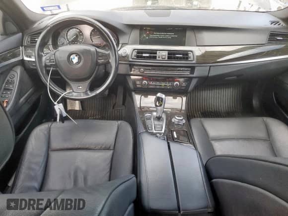 2013 BMW 5 Series 535i с VIN WBAFR7C52DC827211, выставлен на аукционе Copart как лот 71725945 с пробегом 135 874 миль миль и Списание • Salvage title. История ставок и продаж доступна на DreamBid. Изображение 8.
