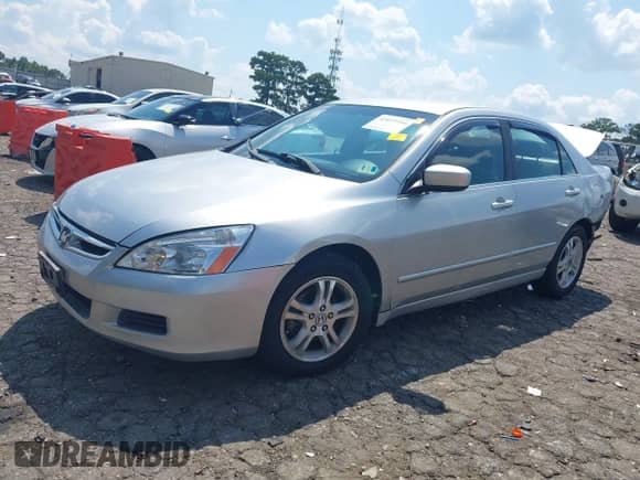 2006 Honda Accord LX SE with VIN 1HGCM56306A061966, listed as a IAAI auction lot 43019356 with 189,300 mi miles and . Bid and sale history available at DreamBid. Image 18.