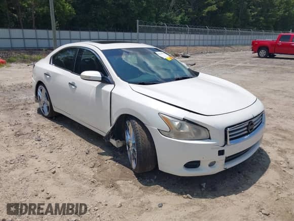 2012 Nissan Maxima SV z VIN 1N4AA5AP5CC807049, wystawiony jako IAAI lot #42674955 z przebiegiem 221 973 mil mil oraz . Historia ofert i sprzedaży dostępna na DreamBid. Obrazek 6.