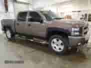 2007 Chevrolet Silverado 1500 2LT z VIN 2GCEK133371717437, wystawiony jako Copart lot #58358415 z przebiegiem 206 107 mil mil oraz Szkoda całkowita • Salvage title. Historia ofert i sprzedaży dostępna na DreamBid. Obrazek 4.