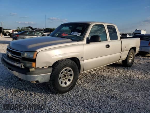 2006 Chevrolet Silverado 1500 LS z VIN 1GCEC19X36Z117305, wystawiony jako Copart lot #80201124 z przebiegiem 227 467 mil mil oraz Czysty tytuł • Clean title. Historia ofert i sprzedaży dostępna na DreamBid. Obrazek 1.