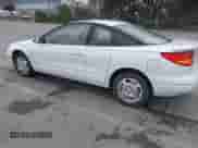 1999 Saturn SC с VIN 1G8ZY1271XZ276834, выставлен на аукционе IAAI как лот 41445985 с пробегом 62 428 миль миль и . История ставок и продаж доступна на DreamBid. Изображение 3.