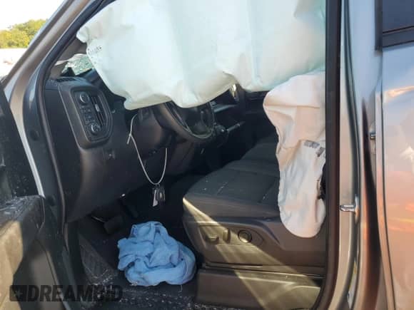 2023 Chevrolet Silverado 1500 Custom z VIN 1GCPDBEK8PZ215897, wystawiony jako Copart lot #80288055 z przebiegiem 22 815 mil mil oraz Szkoda całkowita • Salvage title. Historia ofert i sprzedaży dostępna na DreamBid. Obrazek 7.