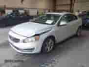 2015 Volvo S60 T5 Premier с VIN YV1612TKXF1348479, выставлен на аукционе IAAI как лот 42555934 с пробегом 138 062 миль миль и . История ставок и продаж доступна на DreamBid. Изображение 2.