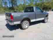 2003 Ford F-150 XL z VIN 1FTRF18243NB29920, wystawiony jako IAAI lot #42037138 z przebiegiem 230 215 mil mil oraz . Historia ofert i sprzedaży dostępna na DreamBid. Obrazek 4.