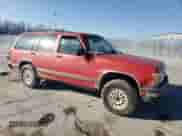 1993 Chevrolet Blazer с VIN 1GNDT13W9P2194015, выставлен на аукционе Copart как лот 48327255 с пробегом 188 591 миль миль и Списание • Salvage title. История ставок и продаж доступна на DreamBid. Изображение 4.