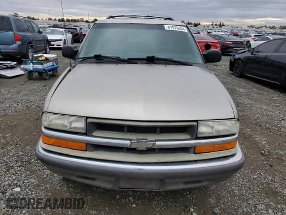 2000 Chevrolet Blazer LT with VIN 1GNCS13W2Y2397280, listed as a Copart auction lot 81970654 with 154,674 mi miles and Salvage title. Bid and sale history available at DreamBid. Image 5.