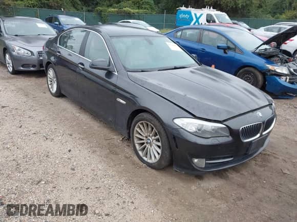 2013 BMW 5 Series 535i xDrive с VIN WBAFU7C58DDU67614, выставлен на аукционе IAAI как лот 43338905 с пробегом 168 966 миль миль и . История ставок и продаж доступна на DreamBid. Изображение 1.