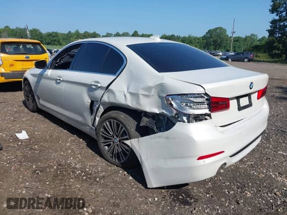 2018 BMW 5 Series 530i xDrive с VIN WBAJA7C58JWA71818, выставлен на аукционе IAAI как лот 42849263 с пробегом 39 184 миль миль и . История ставок и продаж доступна на DreamBid. Изображение 3.