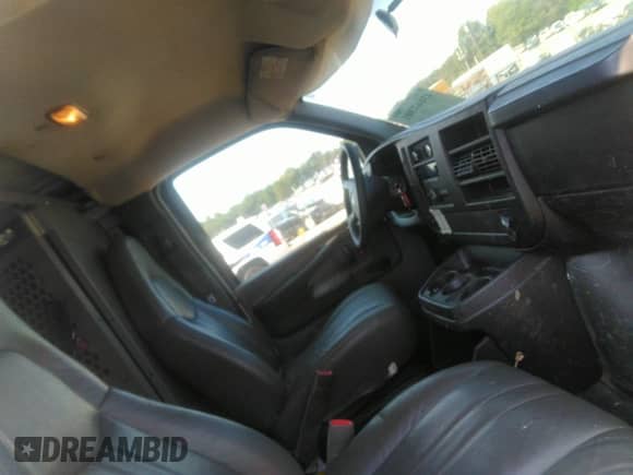 2008 Chevrolet Express Cargo with VIN 1GCGG25C081108150, listed as a IAAI auction lot 43167301 with 69,712 mi miles and . Bid and sale history available at DreamBid. Image 5.