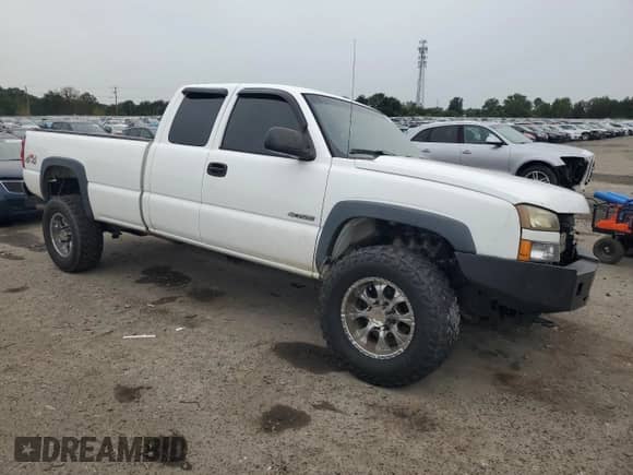 2006 Chevrolet Silverado 3500 с VIN 1GCHK39U36E129513, выставлен на аукционе Copart как лот 81939415 с пробегом 380 415 миль миль и Списание • Salvage title. История ставок и продаж доступна на DreamBid. Изображение 4.