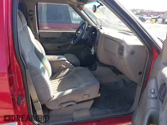 1998 Chevrolet Blazer LS с VIN 1GNCS13W3W2251015, выставлен на аукционе IAAI как лот 43497810 с пробегом 177 248 миль миль и . История ставок и продаж доступна на DreamBid. Изображение 5.