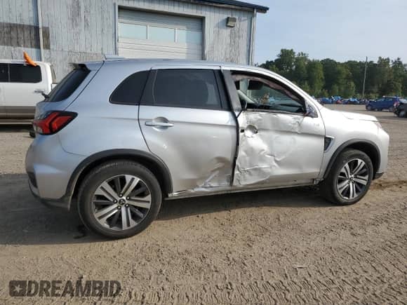 2020 Mitsubishi Outlander SE z VIN JA4AP4AU9LU030565, wystawiony jako Copart lot #80143545 z przebiegiem 84 002 mil mil oraz Nie do naprawy • Non repairable. Historia ofert i sprzedaży dostępna na DreamBid. Obrazek 3.