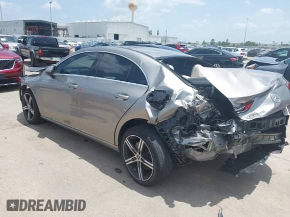 2020 Mercedes-Benz CLA 250 с VIN W1K5J4GB9LN084057, выставлен на аукционе IAAI как лот 42713494 с пробегом 61 808 миль миль и . История ставок и продаж доступна на DreamBid. Изображение 3.