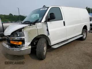 2024 Chevrolet Express Cargo with VIN 1GCWGAFP2R1256406, listed as a Copart auction lot 67631775 with 11,913 mi miles and Clean title. Bid and sale history available at DreamBid. Image 1.